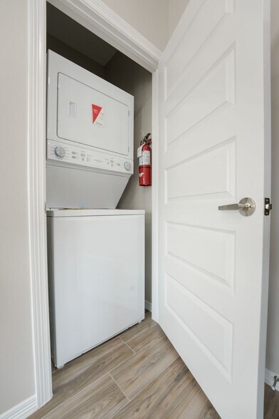 Building Photo - 4117 Walnut Ave