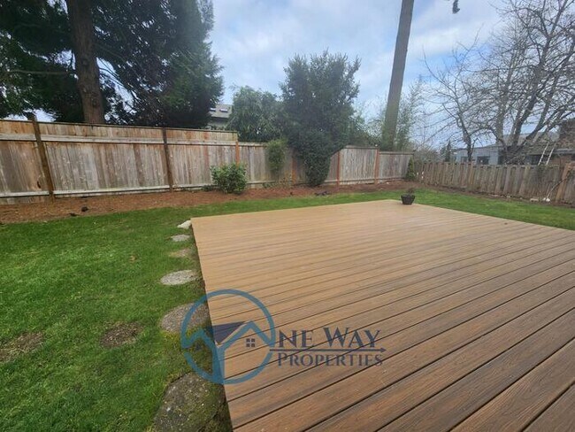 Building Photo - 4624 Grandview Dr W