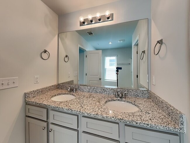 Building Photo - 1084 Benfield Ridge