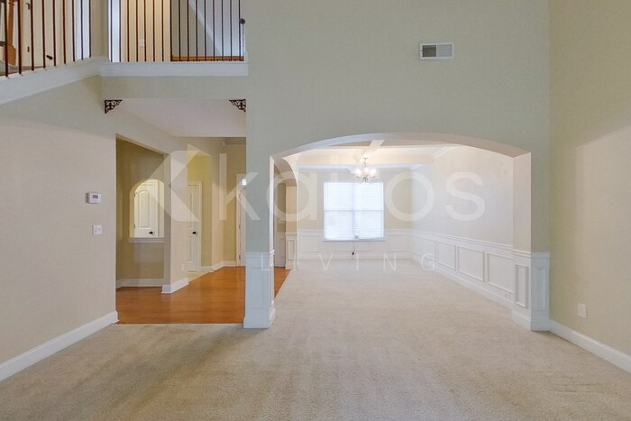 Building Photo - 912 Golden Bell Ln