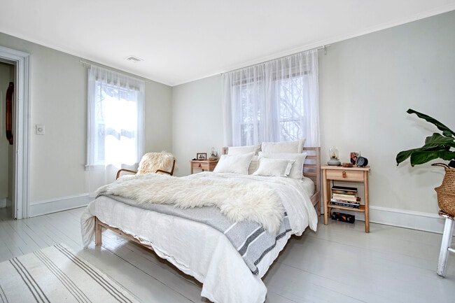 Bedroom one - 38 Ferry Ln E