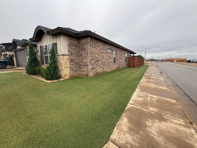Building Photo - STONEWOOD ESTATES 3/2/2