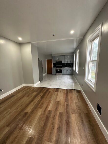 Kitchen /Living room - 111 Spring St