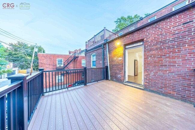 Building Photo - 1726 Beacon St