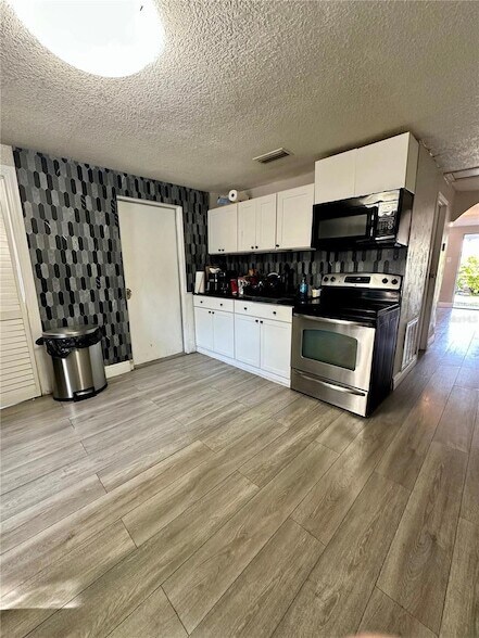 Building Photo - 2003 E Humphrey St