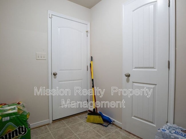 Building Photo - 11412 Parrish Creek Ln