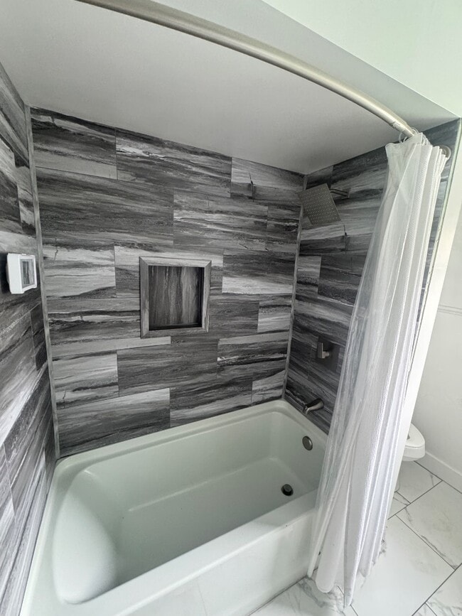 Building Photo - 5017 Highland Park Ave