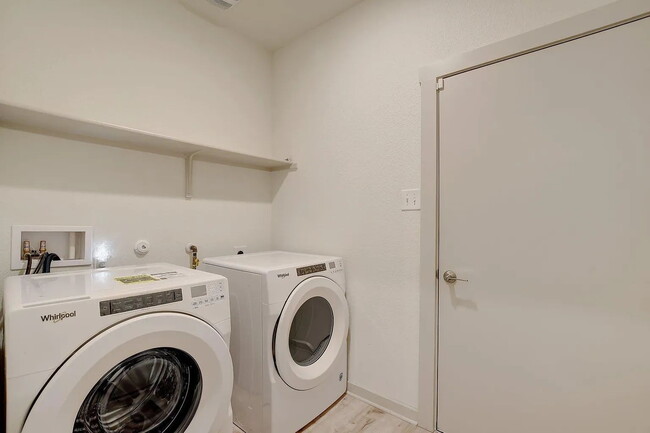 Building Photo - 121 Fairfax Ave