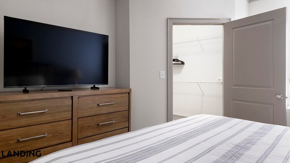 Building Photo - 18021 Kingsland Blvd