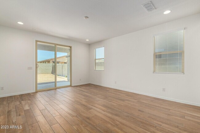 Building Photo - 17318 W Surrey Dr