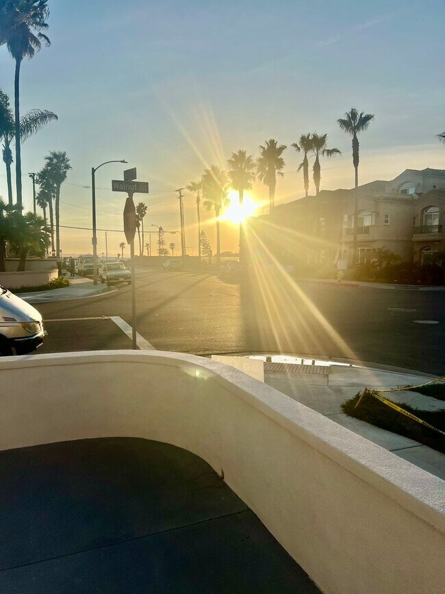 Building Photo - 202 18th St