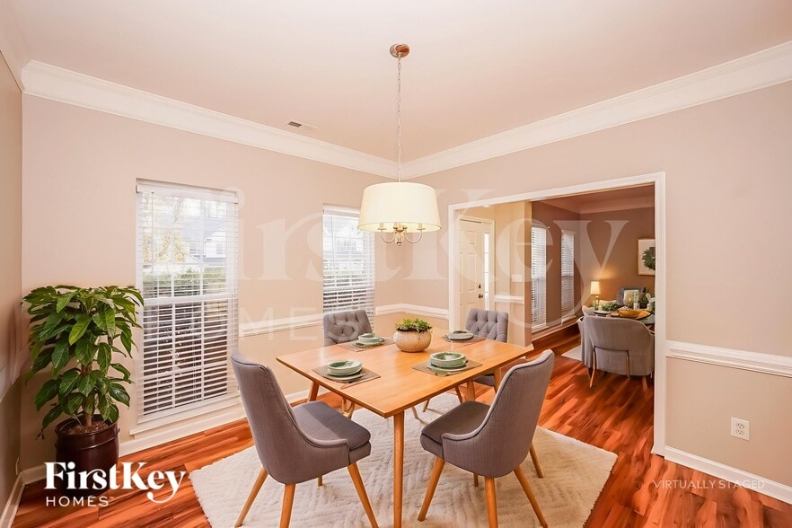 Building Photo - 7549 Sedgebrook Dr E