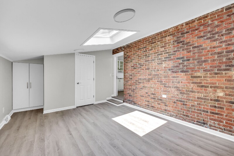Building Photo - 110 Forestdale Dr