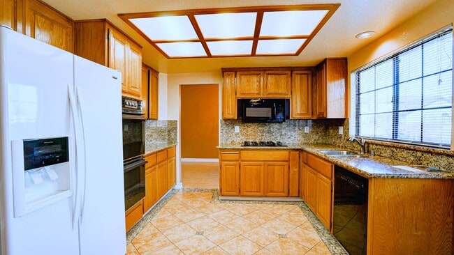 Building Photo - 7202 Ruby Ct