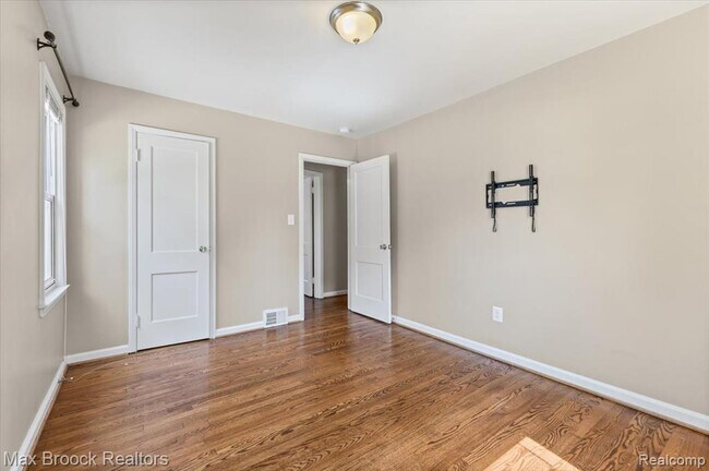 Building Photo - 13710 Balfour Ave