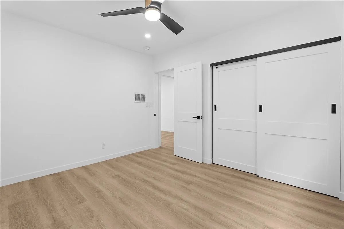 Building Photo - 1021 N Edinburgh Ave