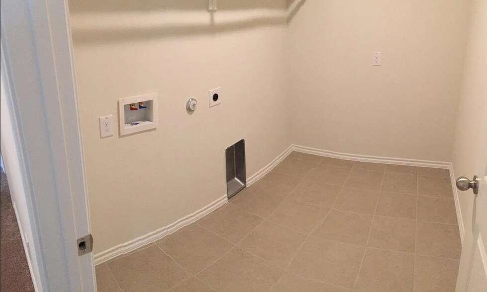 Building Photo - 1512 Chama Dr