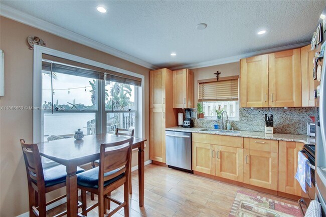 Building Photo - 6194 Buena Vista Dr