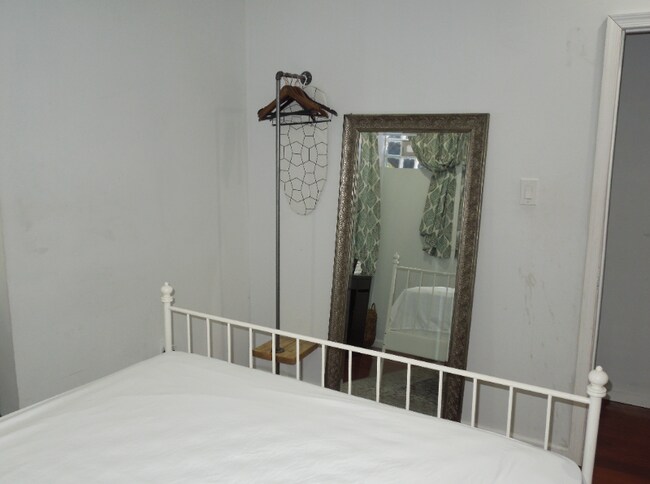 Building Photo - 1801 S 15th St