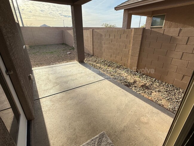 Building Photo - 36812 Yellowstone Dr