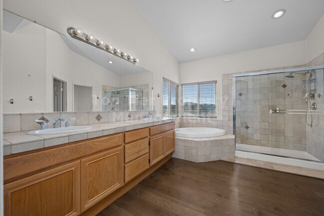 Building Photo - Beautiful 4 bed, 3 bath, 2,726 sqft House in Peaceful San Marcos Neighborhood - Available NOW