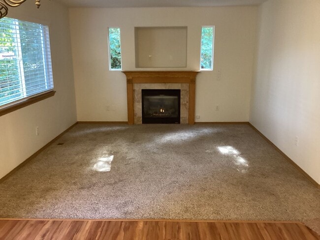 Building Photo - Spacious 3-Bedroom Home for Rent in Camas