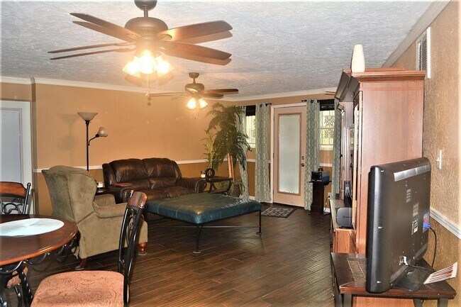 Building Photo - 12542 Wrenthorpe Dr