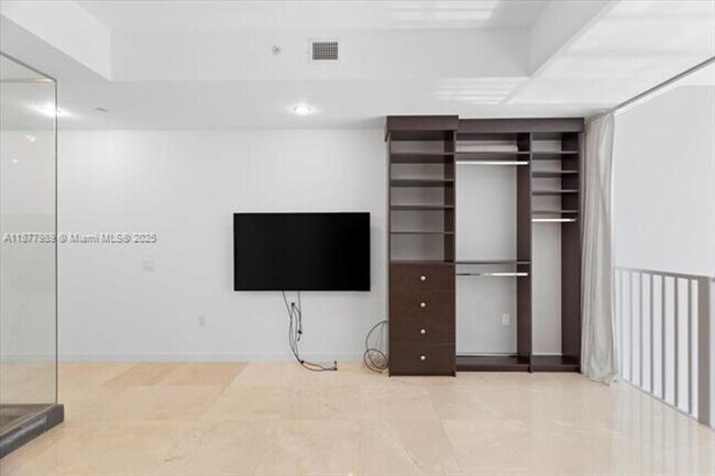 Building Photo - 1100 Biscayne Blvd