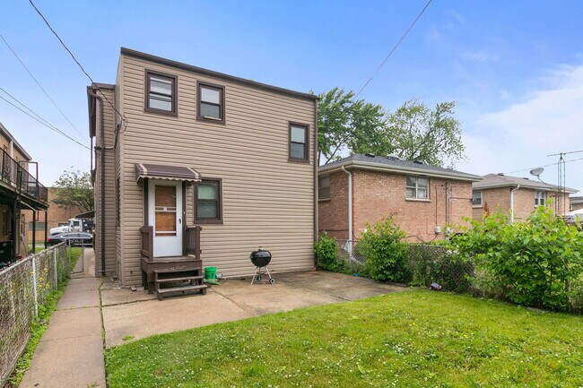 Building Photo - 1342 Circle Ave