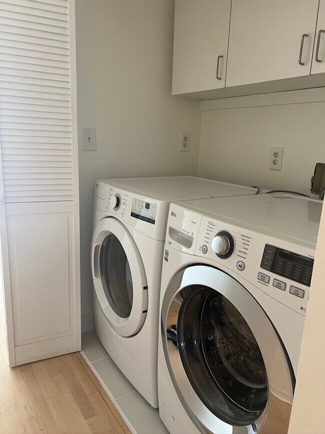 Top of the Line Washer and Dryer - 13228 Margate St