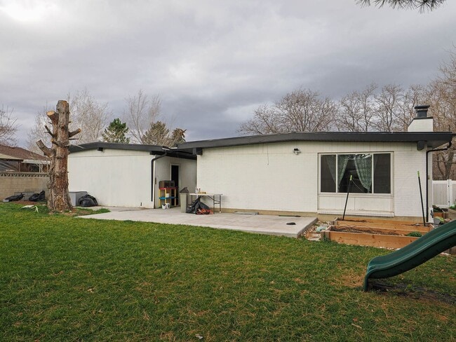 Building Photo - 5 Bedroom, 2.5 Bathrooms Home