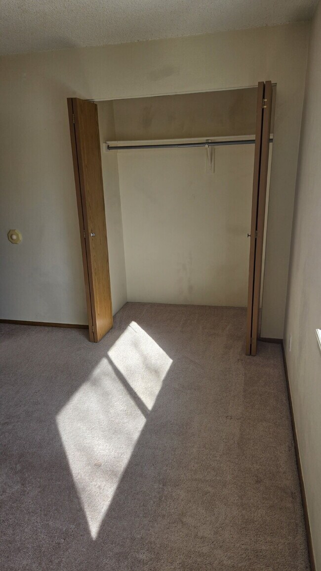 Building Photo - 8635 Clay St