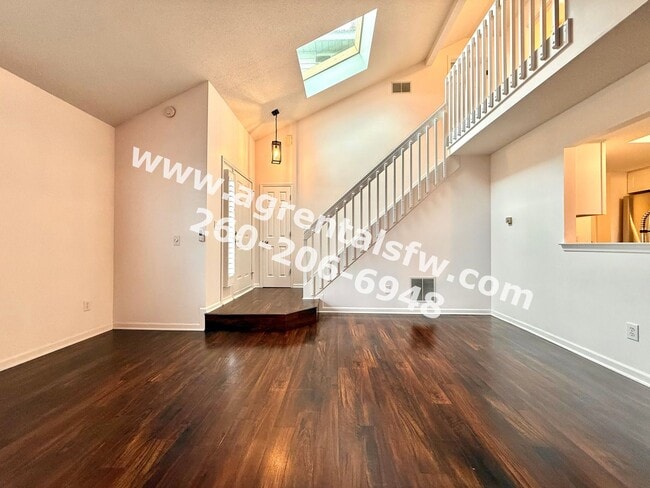 Building Photo - 2 Bedroom Villa