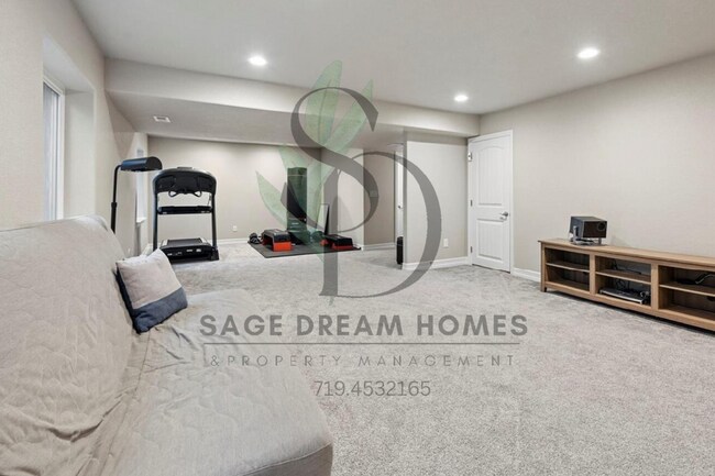 Building Photo - Beautiful 5 Bed + Office Home with 3-Car Garage in Desirable Lorson Ranch!