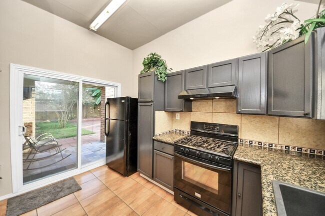 Building Photo - 5623 Maverick Bend Lane