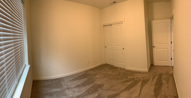 Building Photo - $2,700 - Nice Three-Bedrooms, Two-Baths Ca...