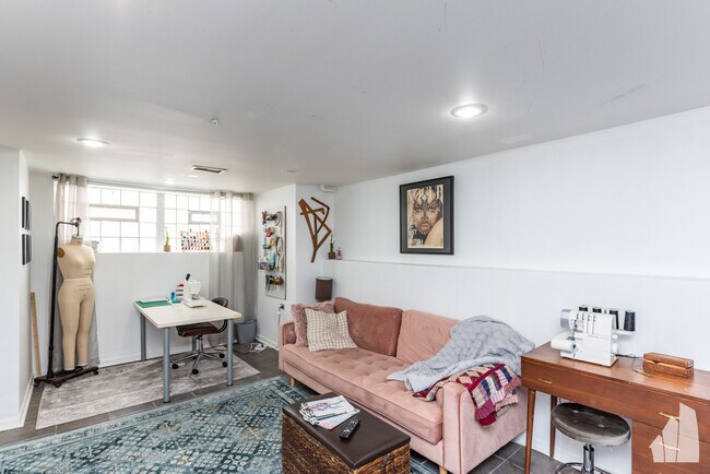 Building Photo - 2005 W Race Ave