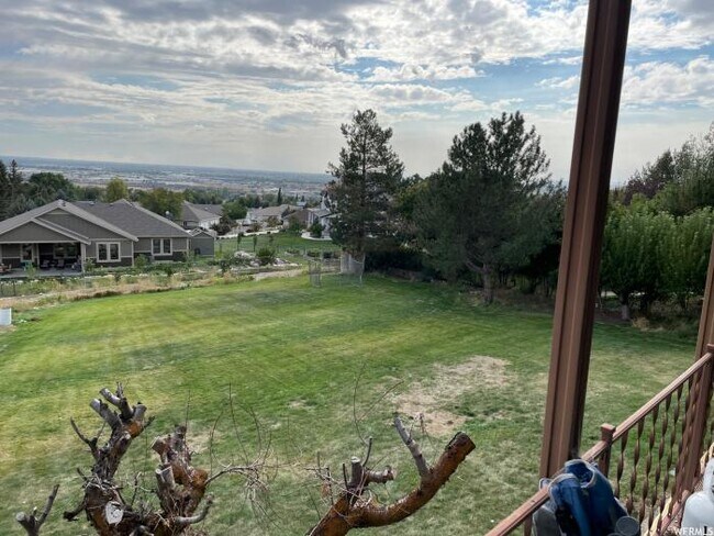 Building Photo - 5 bedroom in Pleasant View UT 84414
