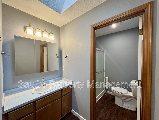 Building Photo - 741 SE Camellia Ct