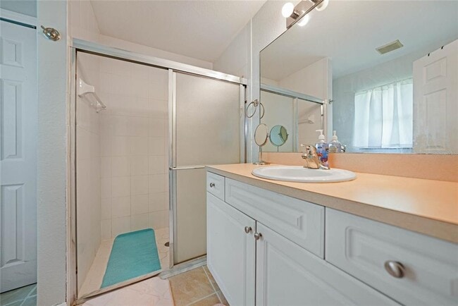 Building Photo - 590 Ridgewood St NW