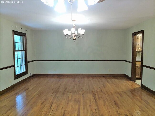 Building Photo - 1431 Chambers Rd