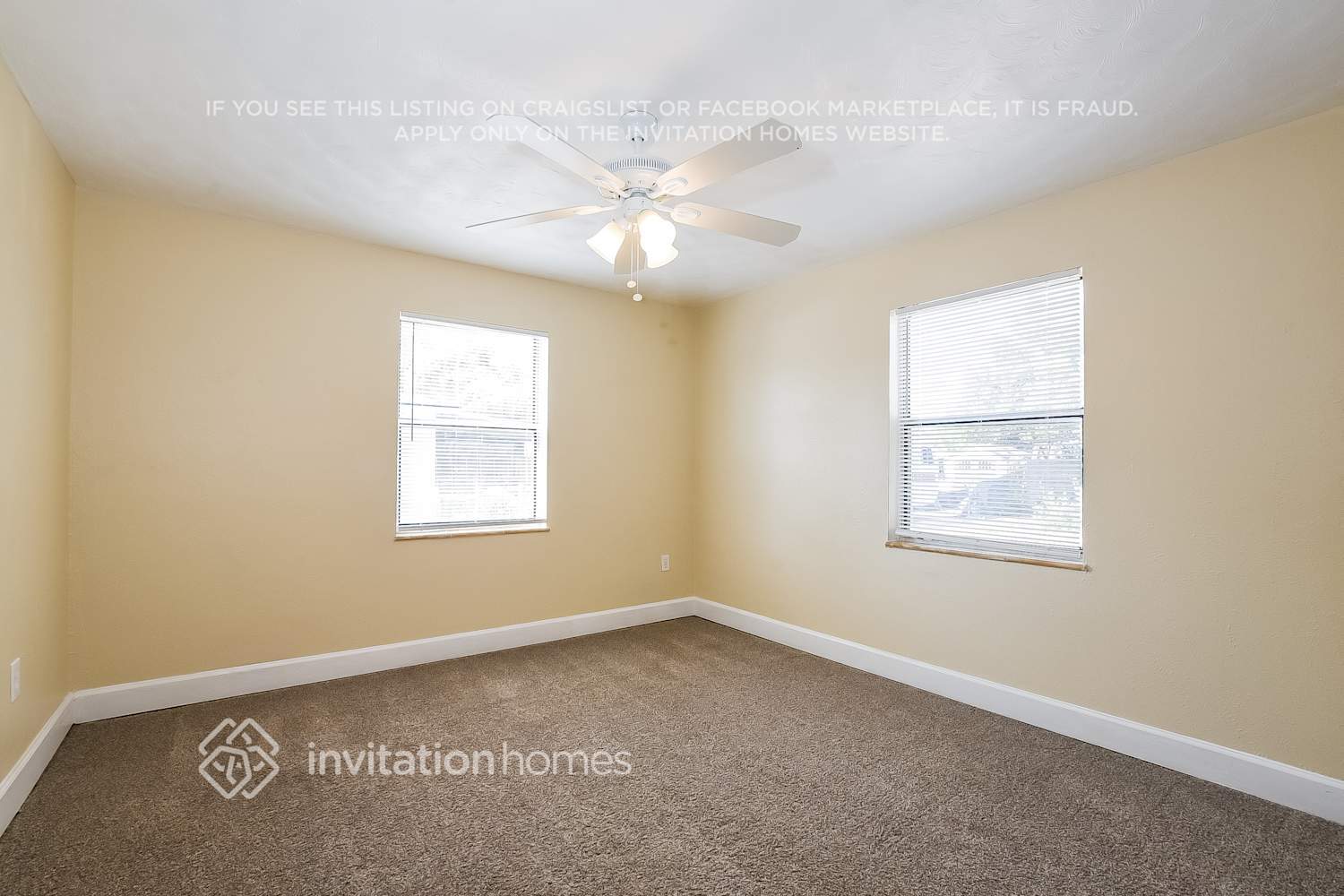 Building Photo - 411 W Charlotte Ave