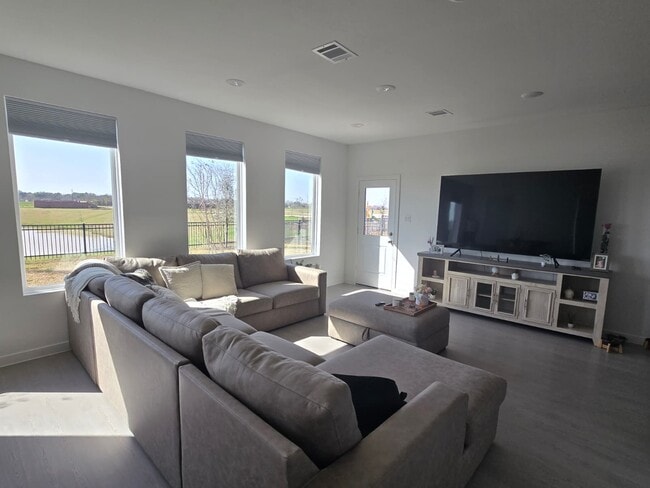 Building Photo - 3061 Avenida Sonoma Dr