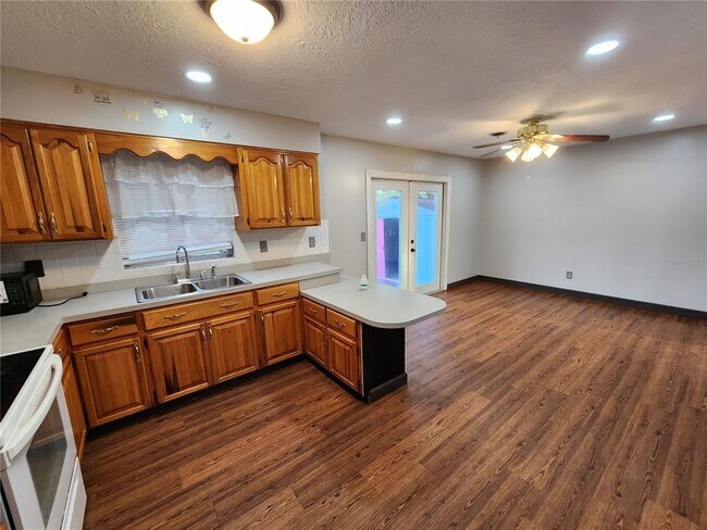 Building Photo - 3409 NE 22nd Ct