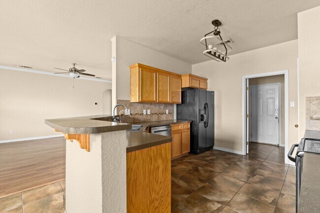 Building Photo - 411 Atlas Ave