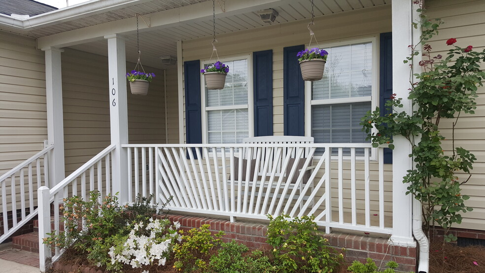 Building Photo - 106 Maguire Dr