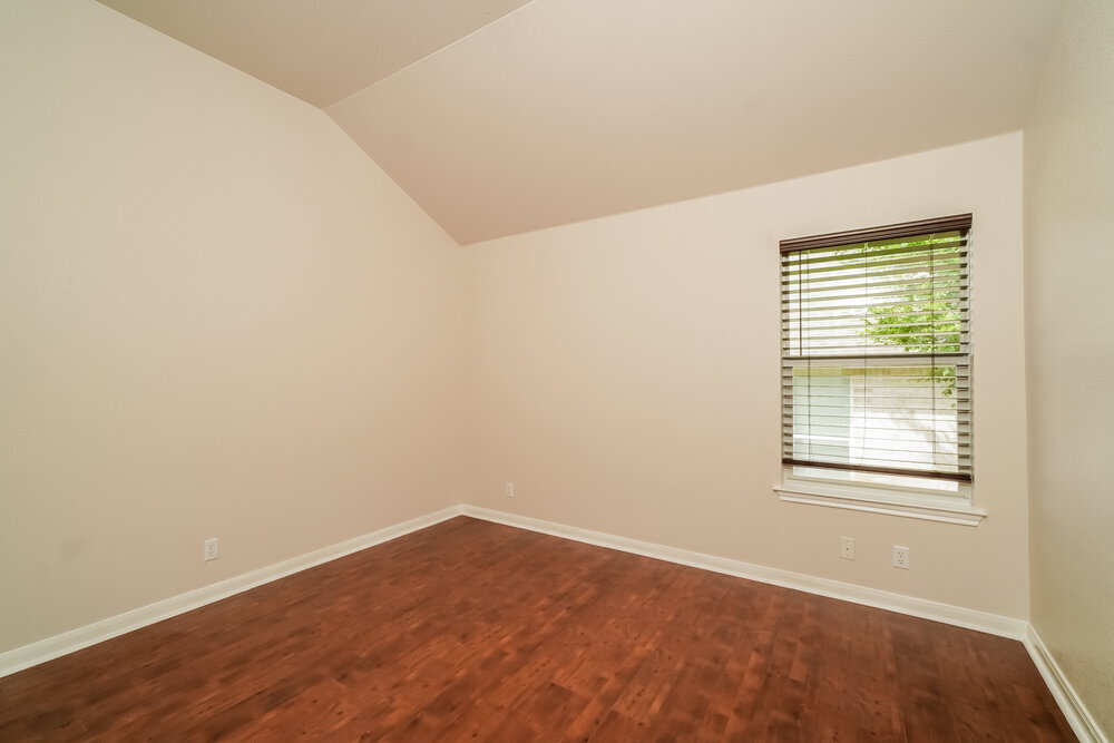 Building Photo - 1105 Wigwam