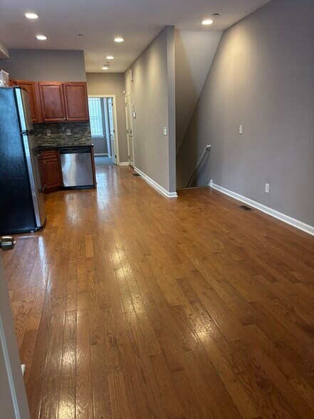 Building Photo - 1835 N Willington St