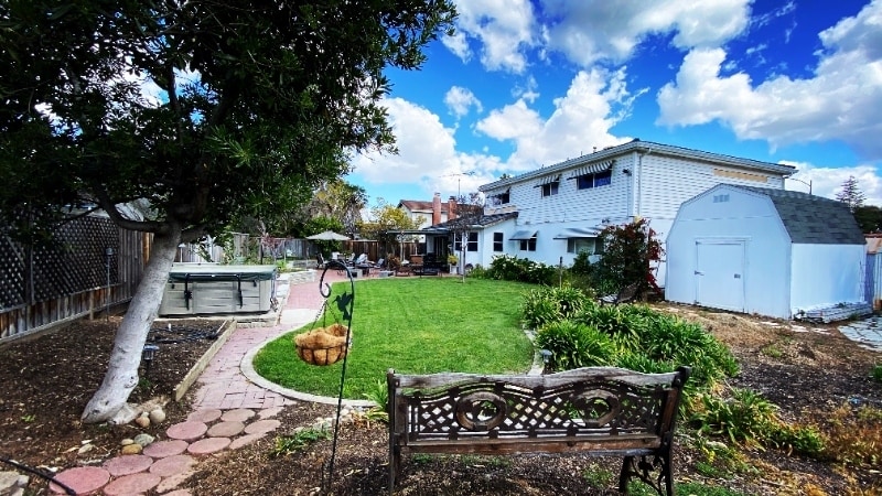 Primary Photo - 10405 Brewer Ave