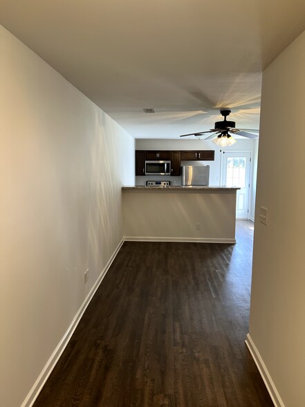 Building Photo - 706 Needmore Rd apartment 2